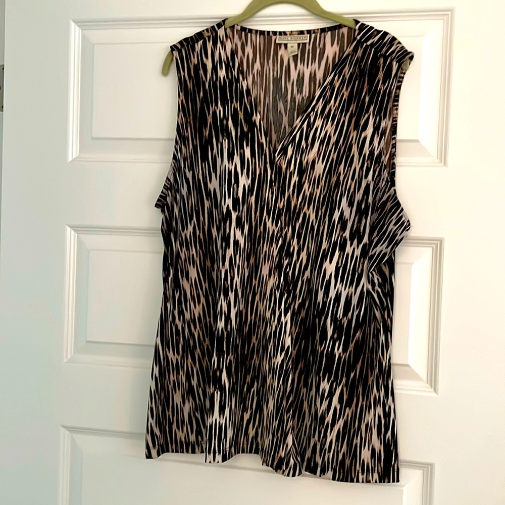New Dana Buchanan tank. Brown/black design with a small front pleat